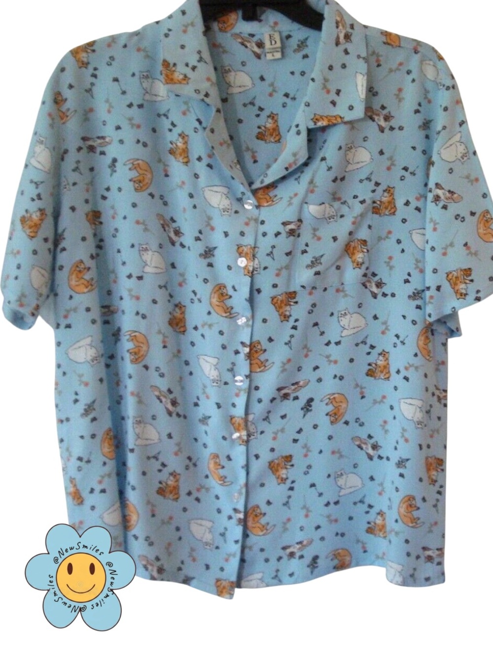 Ellen Degeneres ~ Shirt ~ Light Blue w/ Cats ~ Short-Sleeve ~ Button-Down~ NWT